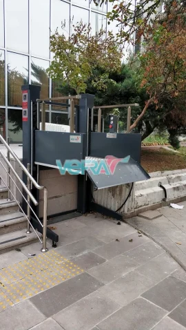 Short-rise platform lift